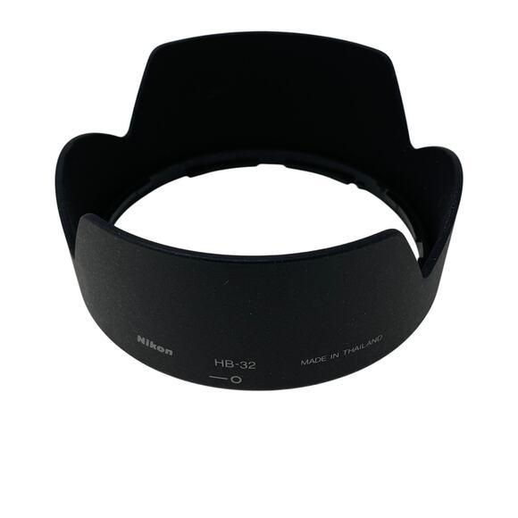 Nikon HB-32 Bayonet Lens Hood For 18-140mm Lens 67mm - Picture 1 of 3
